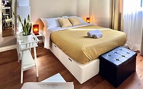 Room114 - Studio Apartment Near The Center